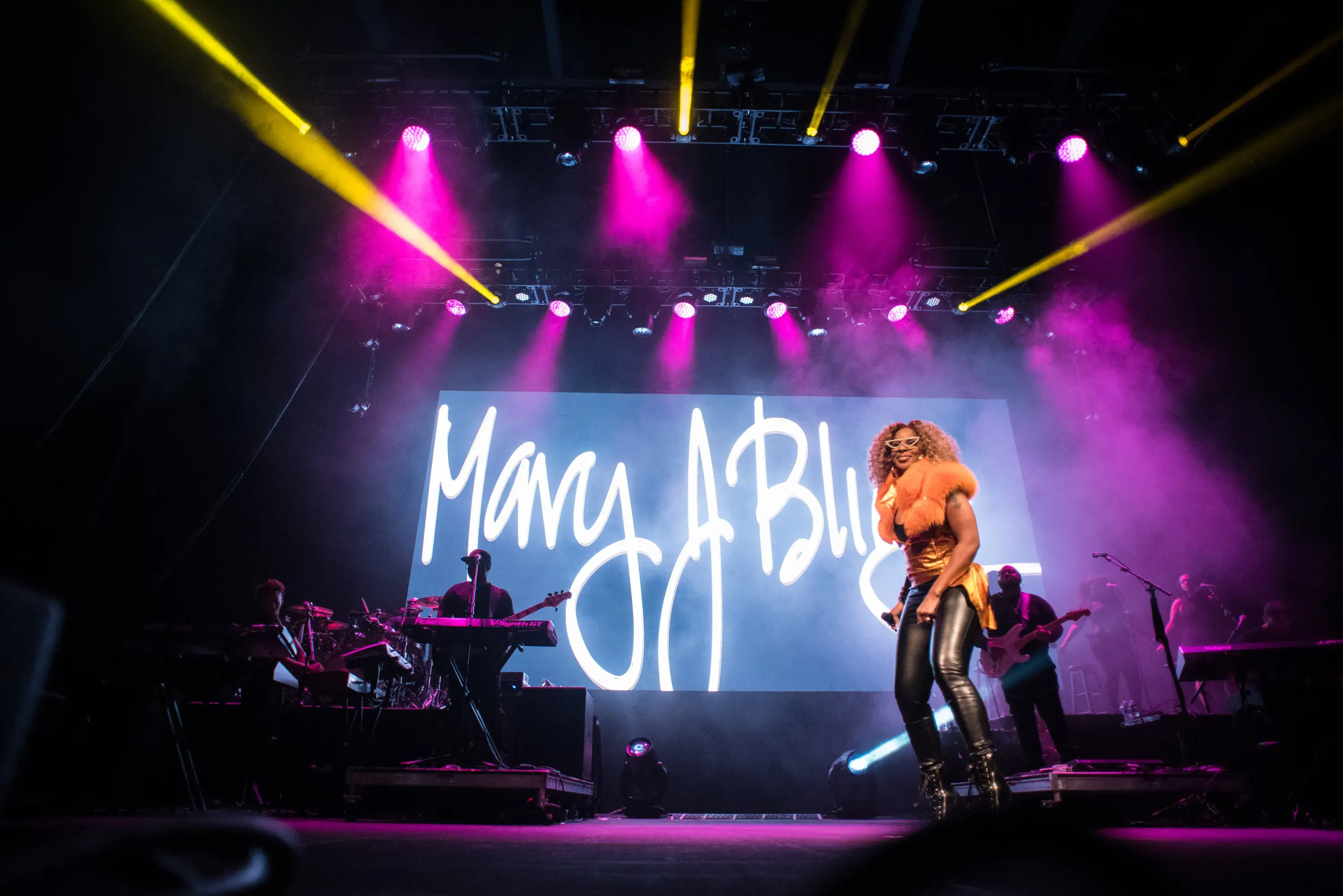 Mary J. Blige at the Entertainment and Sports Arena (2018)